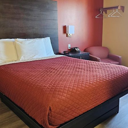 Budgetel Inn & Suites Fort Scott 外观 照片