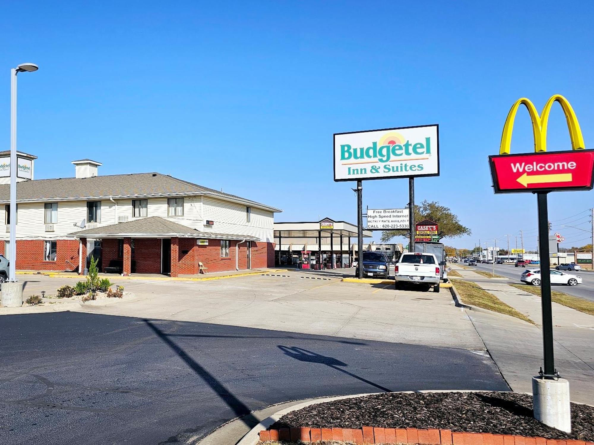 Budgetel Inn & Suites Fort Scott 外观 照片