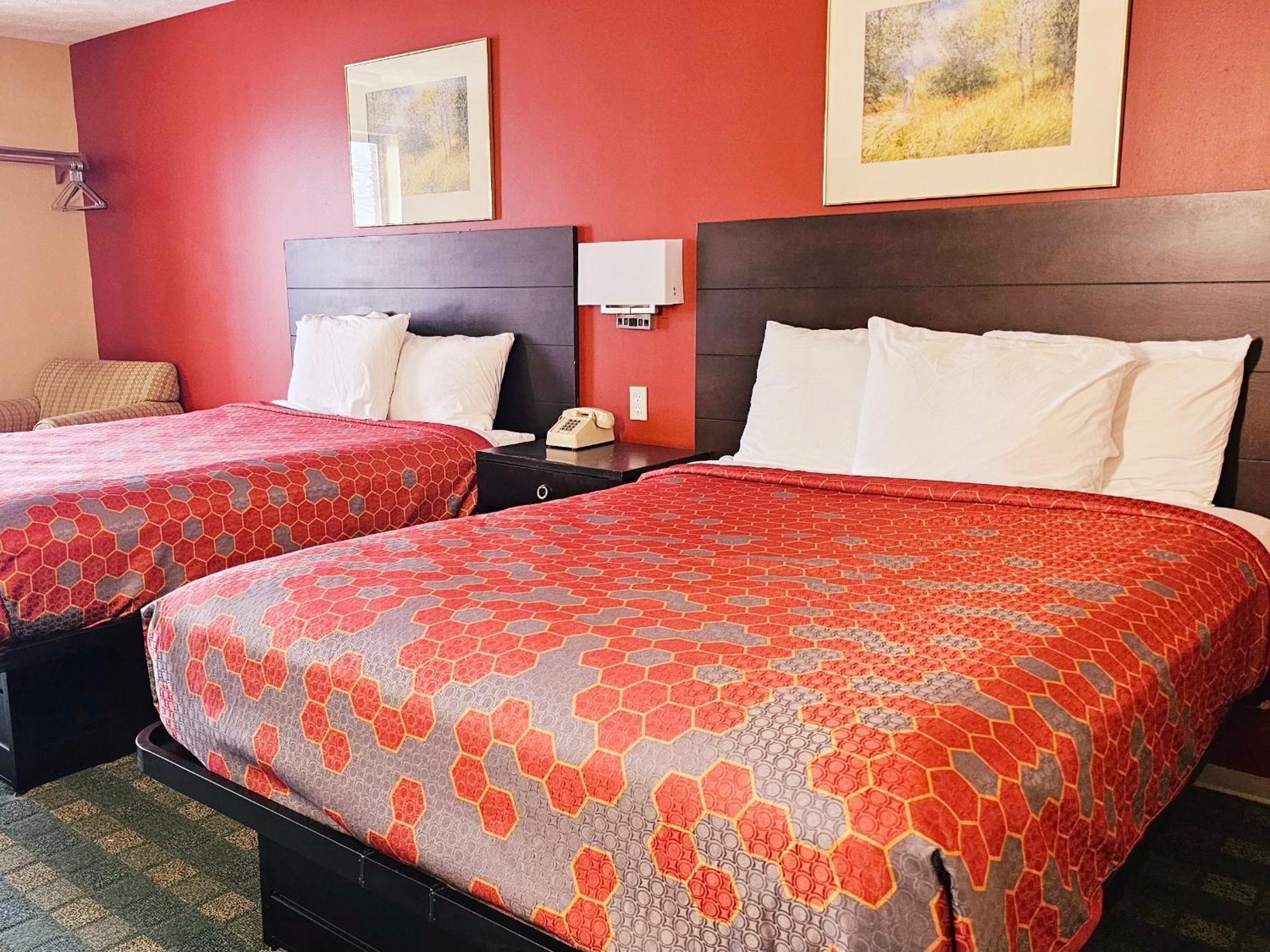 Budgetel Inn & Suites Fort Scott 外观 照片