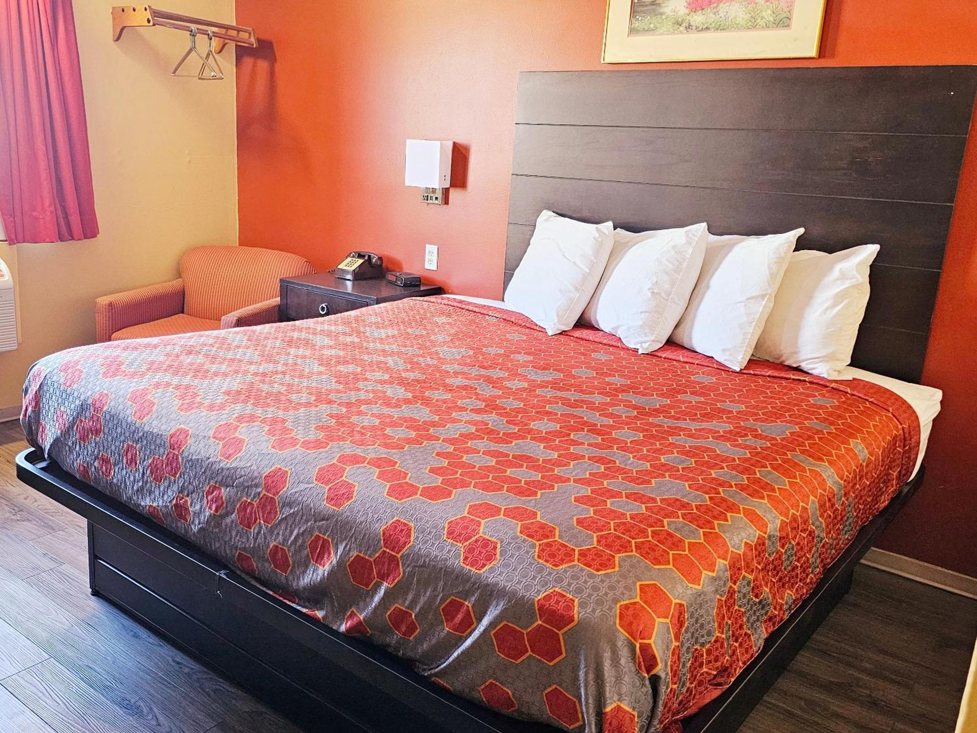 Budgetel Inn & Suites Fort Scott 外观 照片