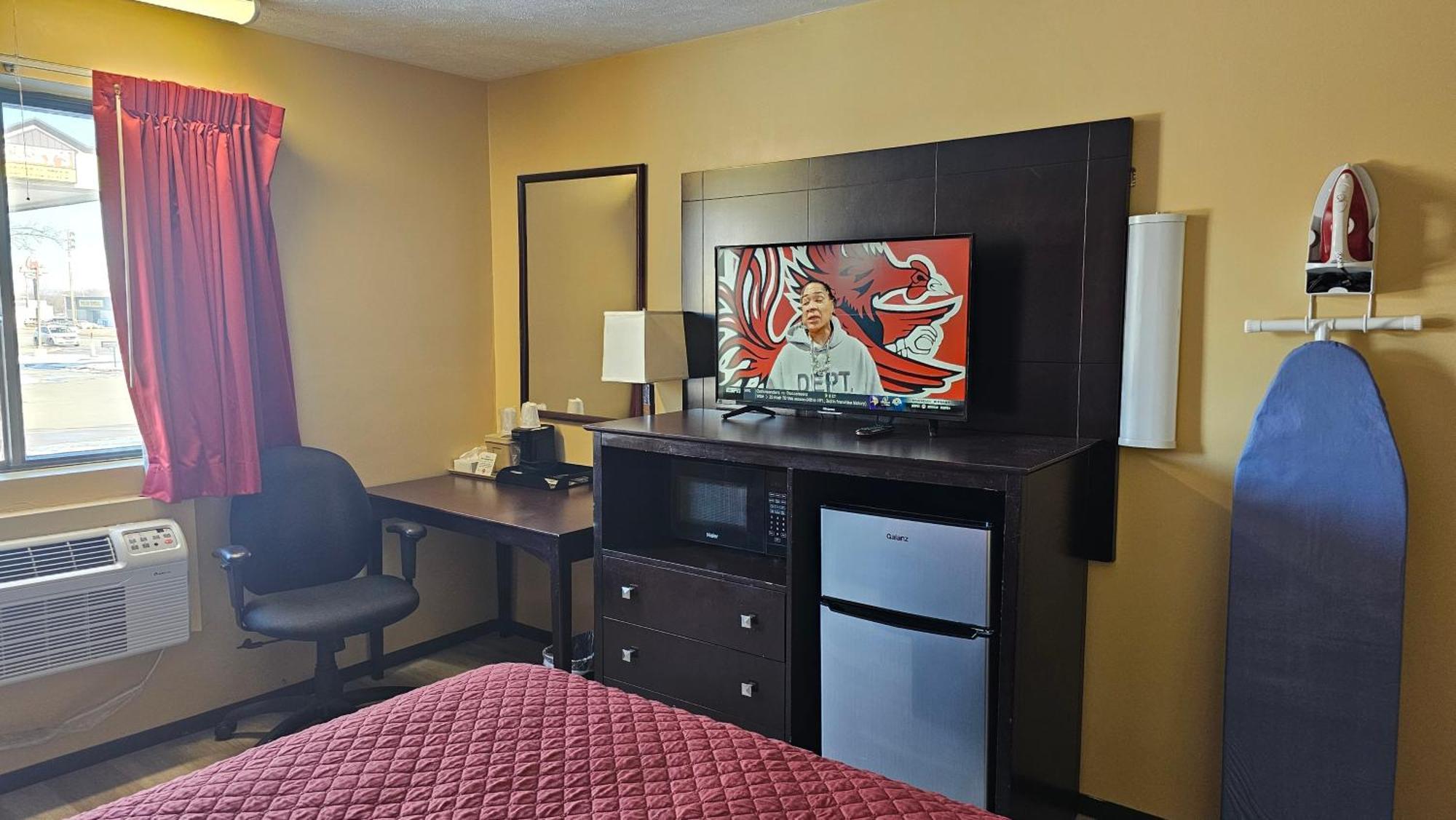 Budgetel Inn & Suites Fort Scott 外观 照片