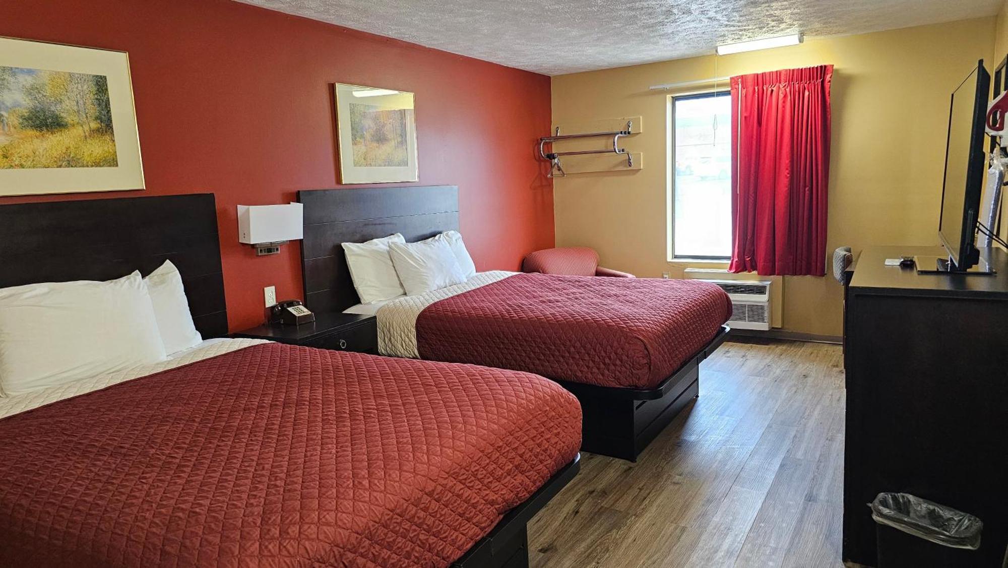 Budgetel Inn & Suites Fort Scott 外观 照片