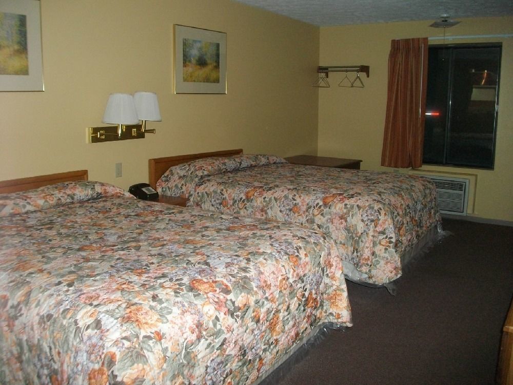 Budgetel Inn & Suites Fort Scott 外观 照片