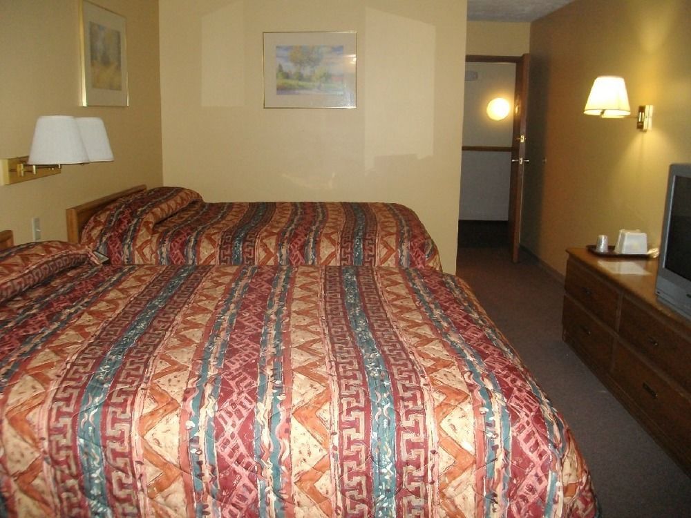 Budgetel Inn & Suites Fort Scott 外观 照片