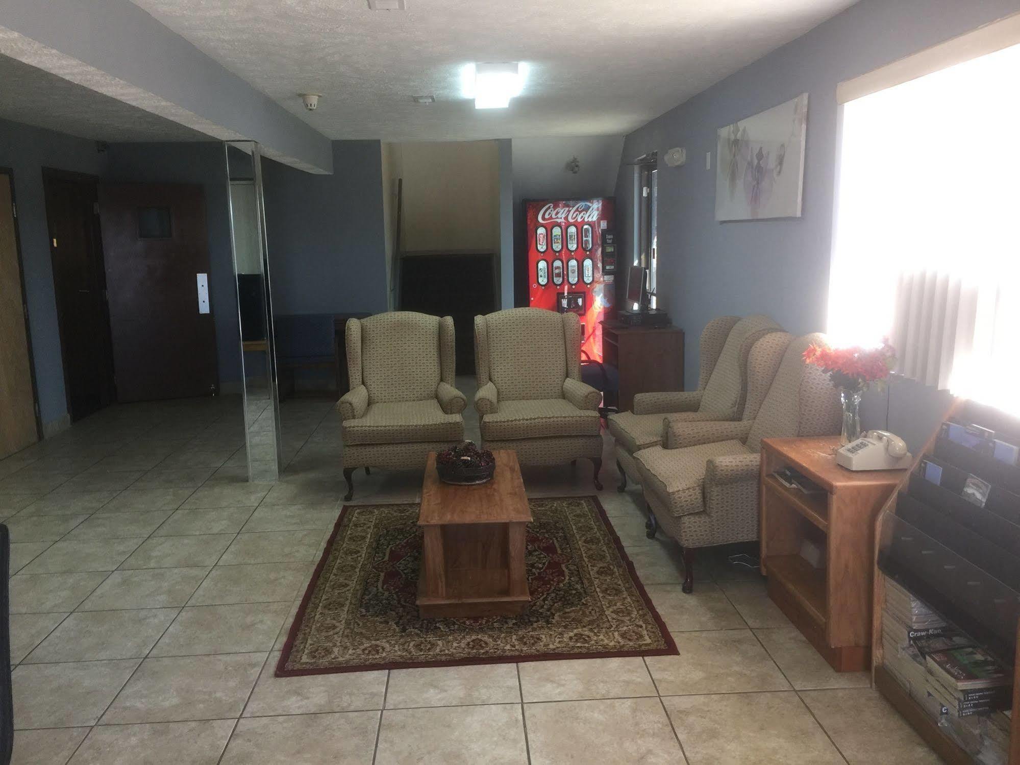 Budgetel Inn & Suites Fort Scott 外观 照片